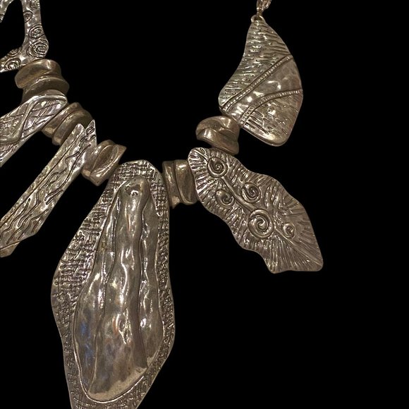 Vintage Women's Modern Art Design Silver Tone Necklace - Picture 3 of 5